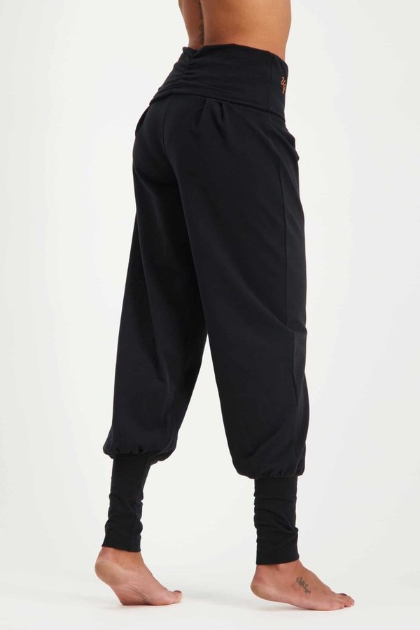 Devi Yoga Pants - black